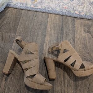 Naturalizer Tan Fabric Heels Size 10